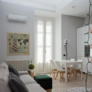 Lovely & Modern In China Town Area - Via Rosmini , Milan Italy